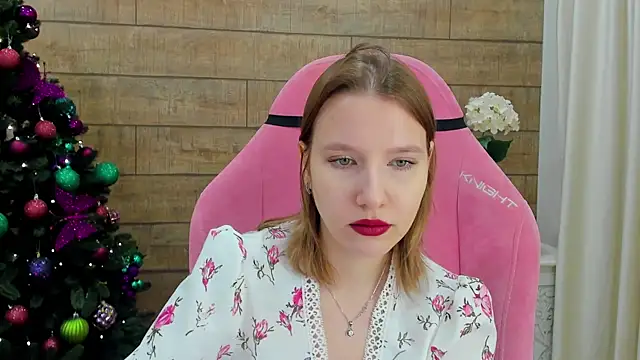 LiliLinn online show from December 22, 4:42 am