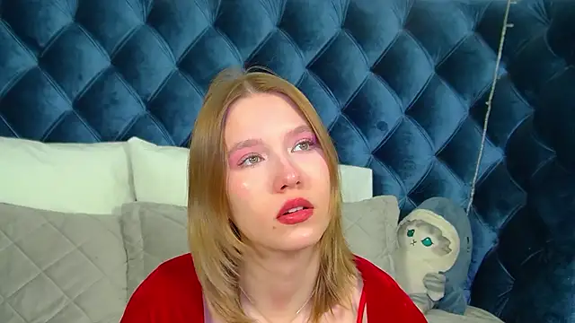 LiliLinn online show from January 17, 4:50 am