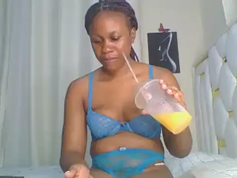 sweetlove05 online show from January 28, 12:15 am