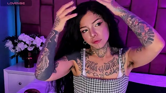 Snapshot of NinaInk chatting on March 18, 11:52 am NinaInk online show from March 18, 11:52 am