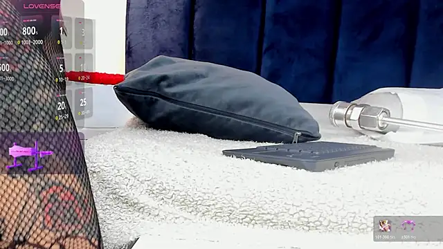 Snapshot of NinaInk chatting on November 28, 12:08 pm NinaInk online show from November 28, 12:08 pm