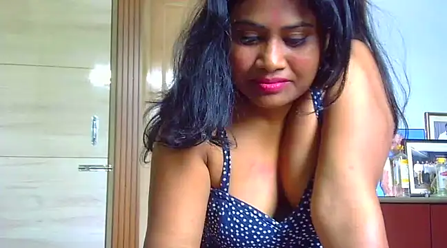 sexy roma online show from March 14, 7:04 am