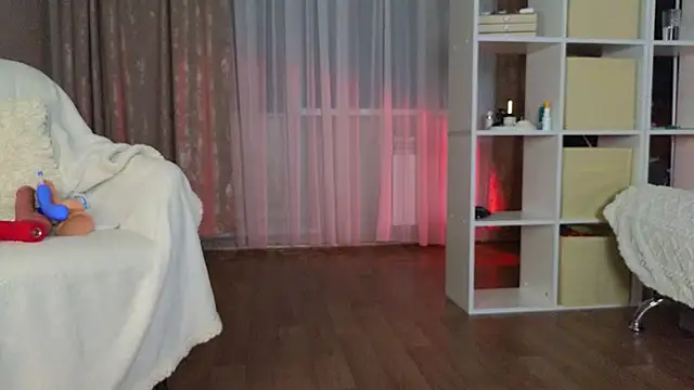 Katy perry  online show from February 10, 2:41 am