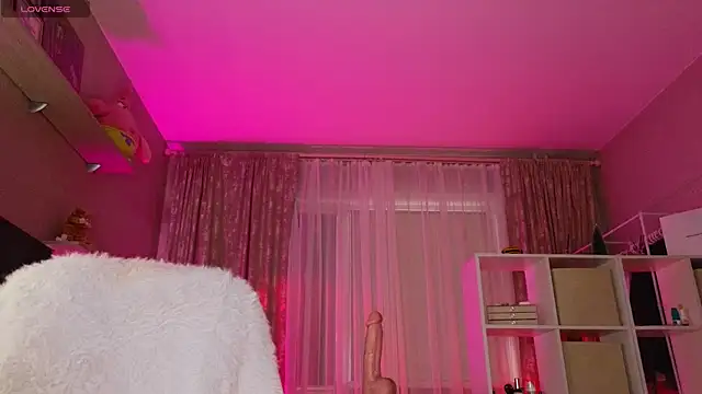 Katy perry  online show from February 15, 5:41 am