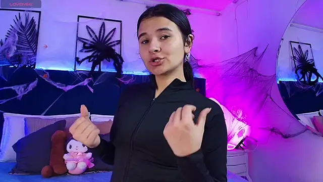 Snapshot of Tifanny_grey chatting on October 27, 8:02 pm Tifanny grey online show from October 27, 8:02 pm