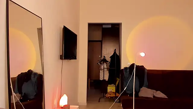 Snapshot of elliemintlover chatting on September 30, 8:36 pm elliemintlover online show from September 30, 8:36 pm