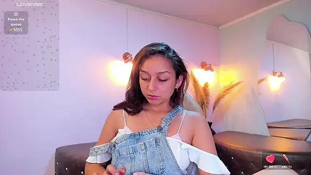 Snapshot of katy_sweet19 chatting on January 20, 10:15 pm katy sweet19 online show from January 20, 10:15 pm