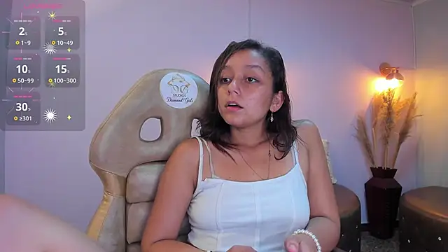 Snapshot of katy_sweet19 chatting on February 25, 2:25 am katy sweet19 online show from February 25, 2:25 am