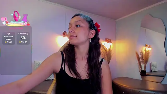 Snapshot of katy_sweet19 chatting on March 18, 9:43 pm katy sweet19 online show from March 18, 9:43 pm