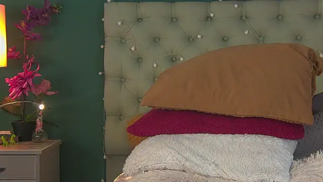 Snapshot of AlicePirs chatting on January 20, 8:52 am AlicePirs online show from January 20, 8:52 am