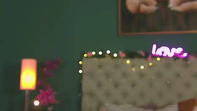 Snapshot of AlicePirs chatting on February 10, 5:36 am AlicePirs online show from February 10, 5:36 am