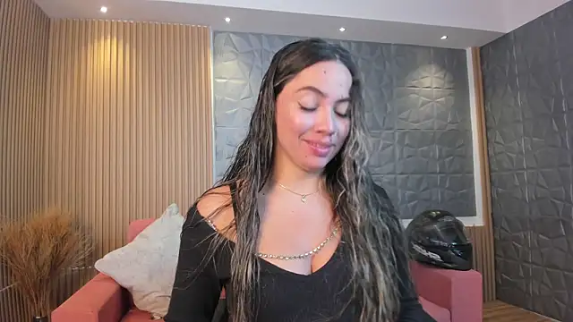 Snapshot of Alessia_Taylorr chatting on March 7, 12:01 pm Alessia Taylorr online show from March 7, 12:01 pm