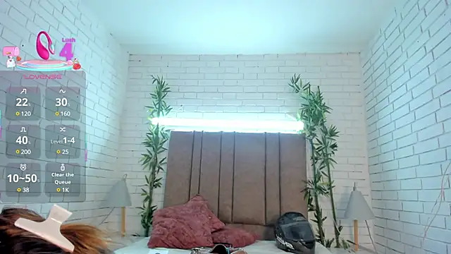 Snapshot of Alessia_Taylorr chatting on March 8, 6:05 pm Alessia Taylorr online show from March 8, 6:05 pm