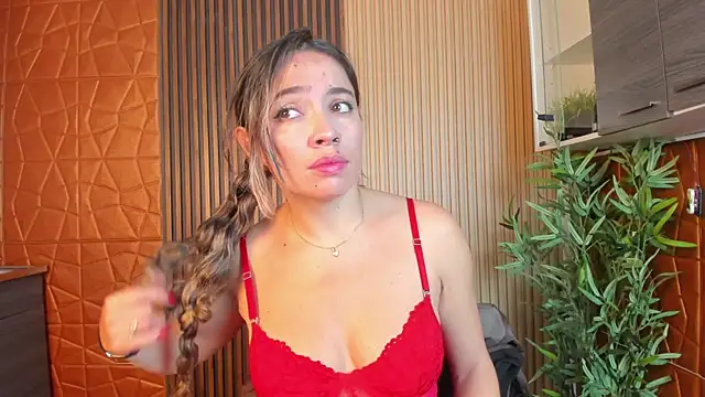 Snapshot of Alessia_Taylorr chatting on March 14, 11:56 am Alessia Taylorr online show from March 14, 11:56 am