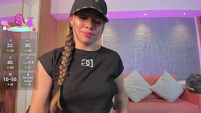 Snapshot of Alessia_Taylorr chatting on March 18, 6:04 pm Alessia Taylorr online show from March 18, 6:04 pm