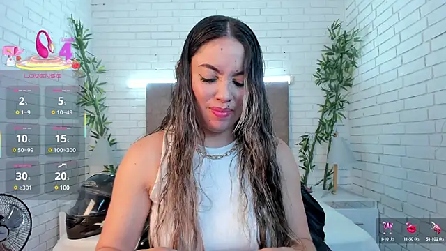 Snapshot of Alessia_Taylorr chatting on March 19, 12:01 pm Alessia Taylorr online show from March 19, 12:01 pm