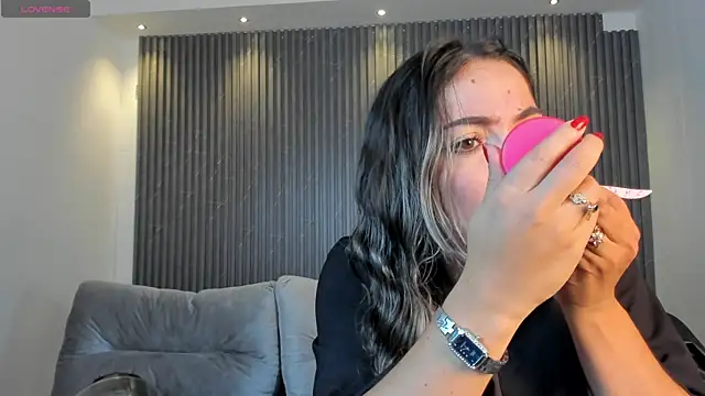 Snapshot of Alessia_Taylorr chatting on March 20, 11:38 am Alessia Taylorr online show from March 20, 11:38 am