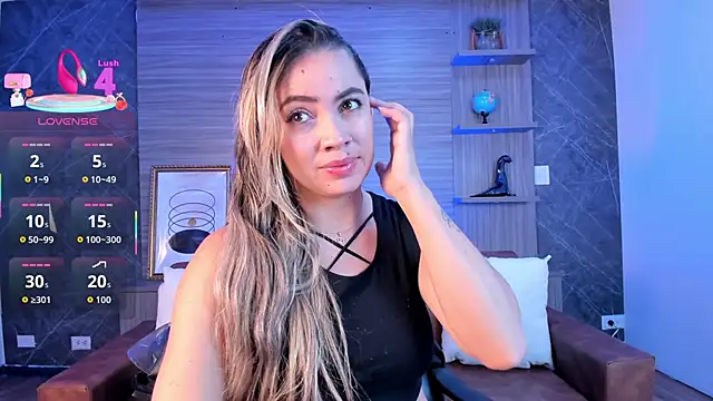 Snapshot of Alessia_Taylorr chatting on September 29, 11:37 am Alessia Taylorr online show from September 29, 11:37 am