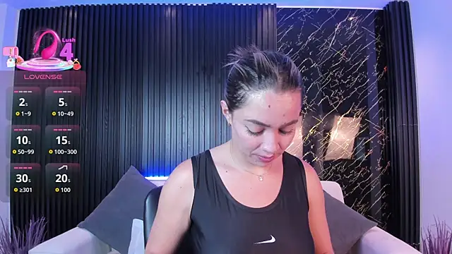 Snapshot of Alessia_Taylorr chatting on October 2, 11:39 am Alessia Taylorr online show from October 2, 11:39 am