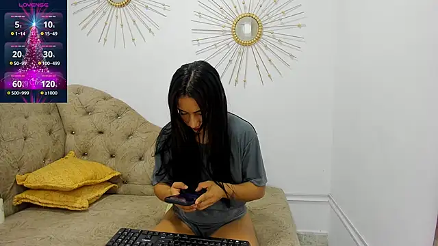 Snapshot of Valeria_Fitness chatting on December 21, 4:09 am Valeria Fitness online show from December 21, 4:09 am