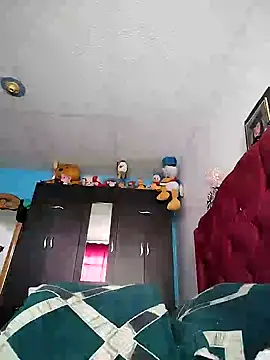 Snapshot of evelyn_prince1 chatting on January 21, 2:15 pm evelyn prince1 online show from January 21, 2:15 pm