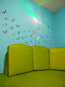 Snapshot of evelyn_prince1 chatting on September 11, 10:37 am evelyn prince1 online show from September 11, 10:37 am