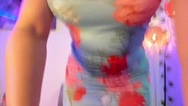 Snapshot of Camille_rose_ chatting on January 16, 1:48 am Camille rose online show from January 16, 1:48 am