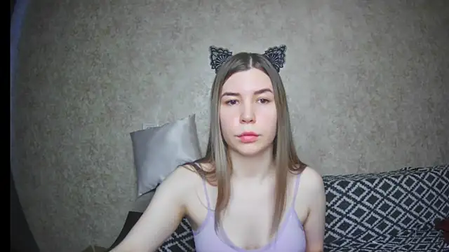 ElllaNuar online show from February 6, 6:51 am