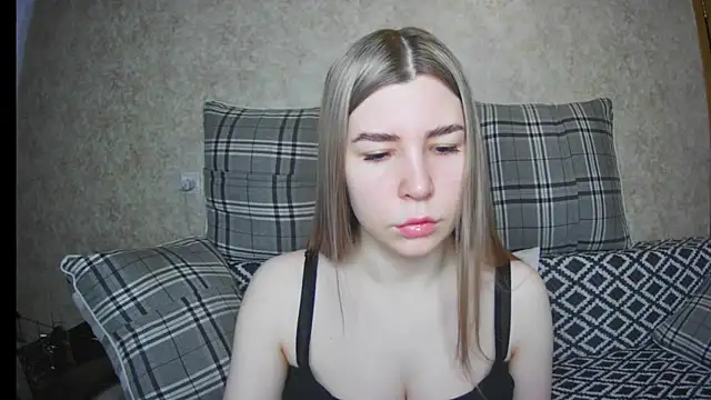 ElllaNuar online show from March 13, 5:54 am