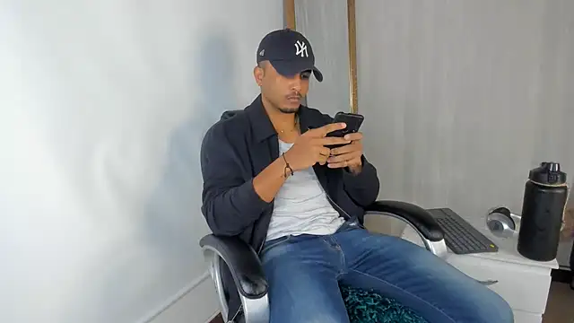 Snapshot of Mateo_Reales chatting on January 23, 5:13 am Mateo Reales online show from January 23, 5:13 am