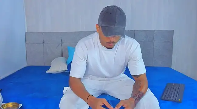 Snapshot of Mateo_Reales chatting on February 3, 5:40 am Mateo Reales online show from February 3, 5:40 am