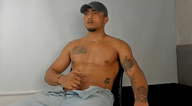 Snapshot of Mateo_Reales chatting on February 14, 7:38 am Mateo Reales online show from February 14, 7:38 am