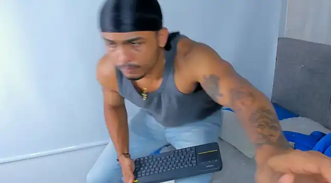 Snapshot of Mateo_Reales chatting on March 3, 3:52 am Mateo Reales online show from March 3, 3:52 am