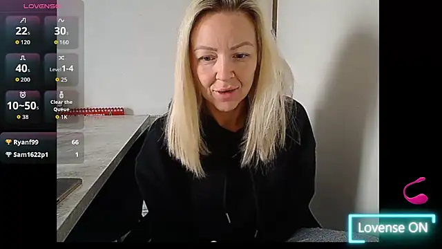 Snapshot of Angelamariexox chatting on December 21, 10:00 am Angelamariexox online show from December 21, 10:00 am