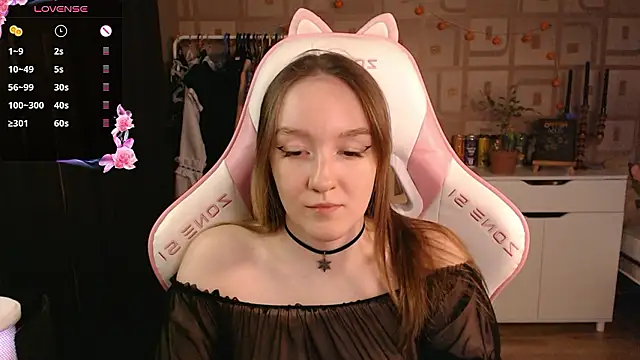 MoonlishSiren online show from December 6, 9:13 pm