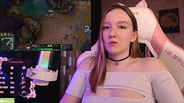 MoonlishSiren online show from February 12, 8:40 pm