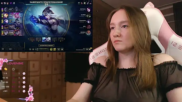 MoonlishSiren online show from October 7, 9:23 pm