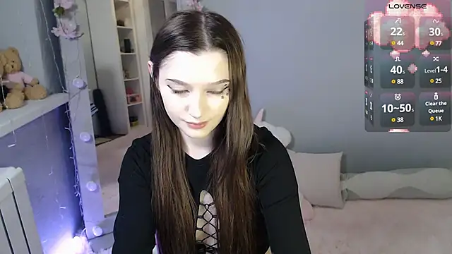 Snapshot of White_kitty01 chatting on December 27, 1:18 pm White kitty01 online show from December 27, 1:18 pm