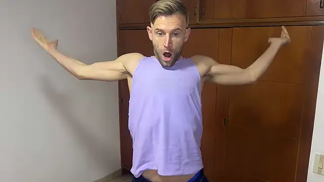 Snapshot of aquilesmade chatting on December 8, 4:50 pm aquilesmade online show from December 8, 4:50 pm