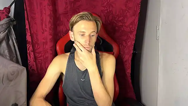 Snapshot of aquilesmade chatting on September 26, 1:04 pm aquilesmade online show from September 26, 1:04 pm