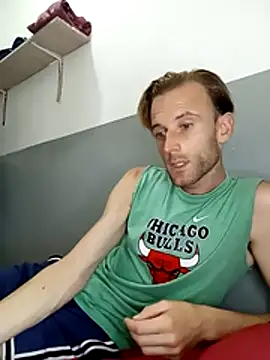 Snapshot of aquilesmade chatting on November 6, 5:58 pm aquilesmade online show from November 6, 5:58 pm