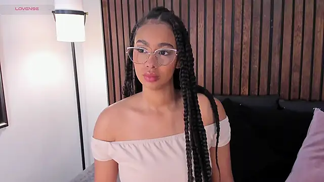 Snapshot of GemmaCarter_ chatting on February 9, 11:36 am GemmaCarter online show from February 9, 11:36 am