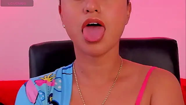 Snapshot of cloy_baby__ chatting on January 14, 1:38 pm cloy baby online show from January 14, 1:38 pm
