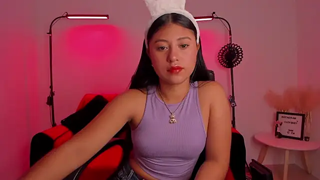 Snapshot of cloy_baby__ chatting on January 21, 10:08 am cloy baby online show from January 21, 10:08 am
