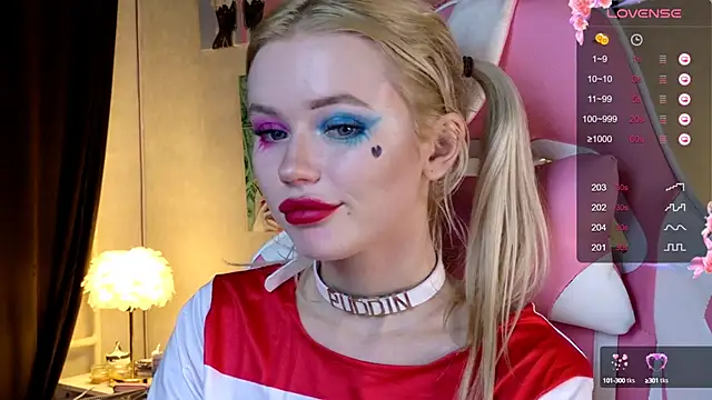 LexieLoree online show from December 11, 6:36 am