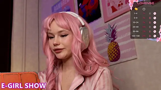 LexieLoree online show from January 22, 6:52 am