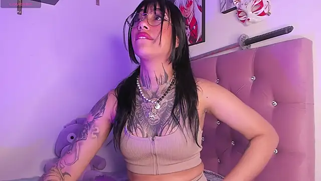 Snapshot of Akari1_Mischief chatting on February 11, 12:27 pm Akari1 Mischief online show from February 11, 12:27 pm