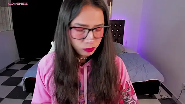 Snapshot of paula_kawaiifu_ chatting on January 18, 2:12 pm paula kawaiifu online show from January 18, 2:12 pm