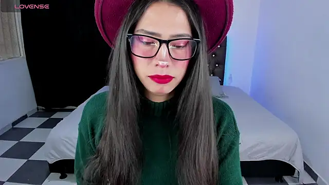 Snapshot of paula_kawaiifu_ chatting on February 10, 2:05 pm paula kawaiifu online show from February 10, 2:05 pm