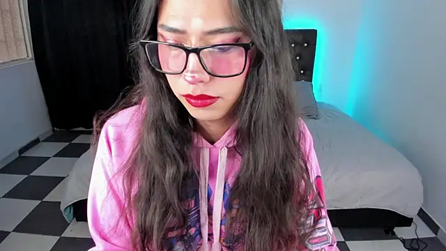 Snapshot of paula_kawaiifu_ chatting on March 8, 4:39 pm paula kawaiifu online show from March 8, 4:39 pm